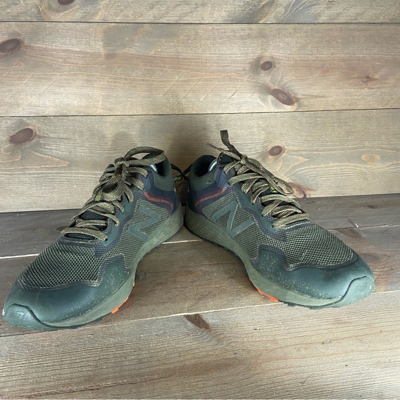 New Balance Fresh Foam Arishi Mens size 9 shoes green trail running sneakers - Picture 3 of 8